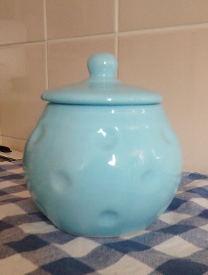 Ceramic milk jug + sugar bowl bubble pattern? Img_2021