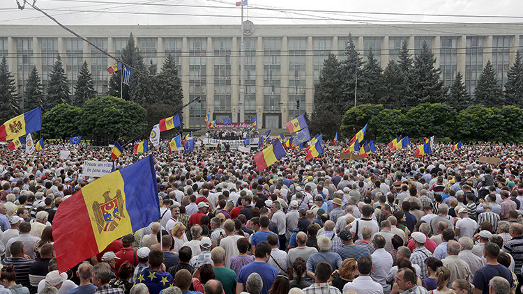 Gagauzia - Moldavia. Anticomunismo. Prohiben el símbolo de la hoz y el martillo. 55edc910