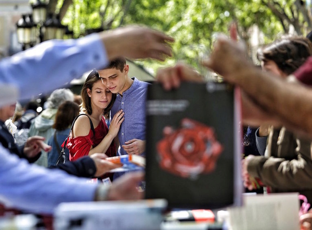 FELIZ DÍA DE SANT JORDI!!!!!!!!!!! - Página 4 Gent-c10