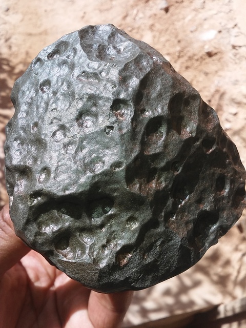  Identification d'une meteorite de sahara Sahara14