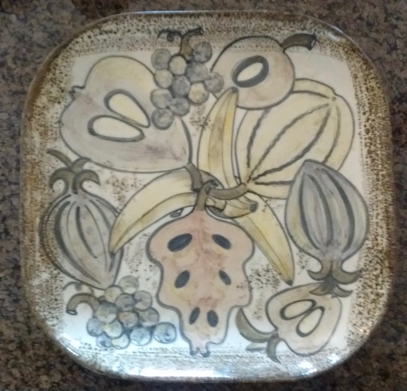 Large Square Fruit Tray Signed "Musi Cal" California Pottery? Img_2011