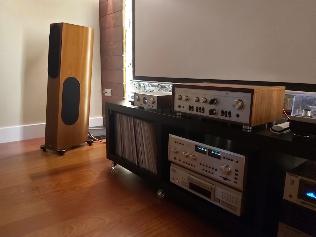 SANSUI AU-717 versus ACCUPHASE E-206 20190610