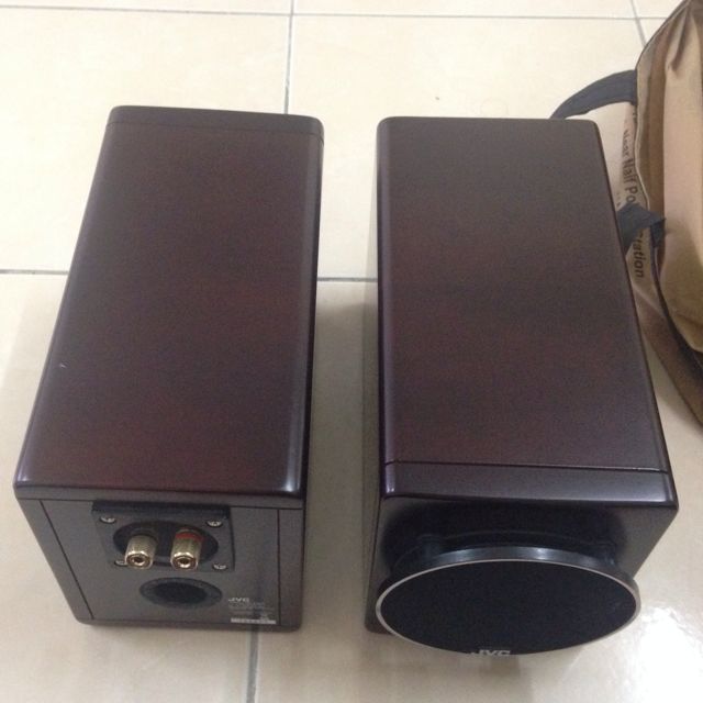 [SOLD] NEW JVC Woodcone Speaker Jvc_wo12