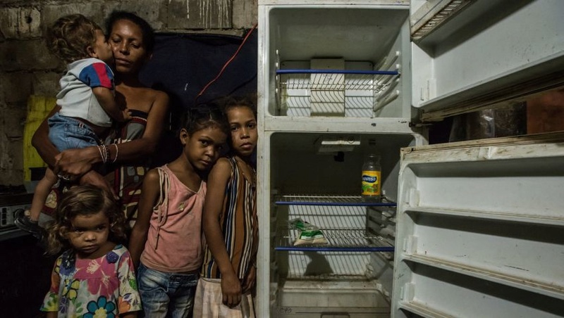 بسبب الجوع .. 75% من سكان فنزويلا فقدوا أوزانهم C0da9c10