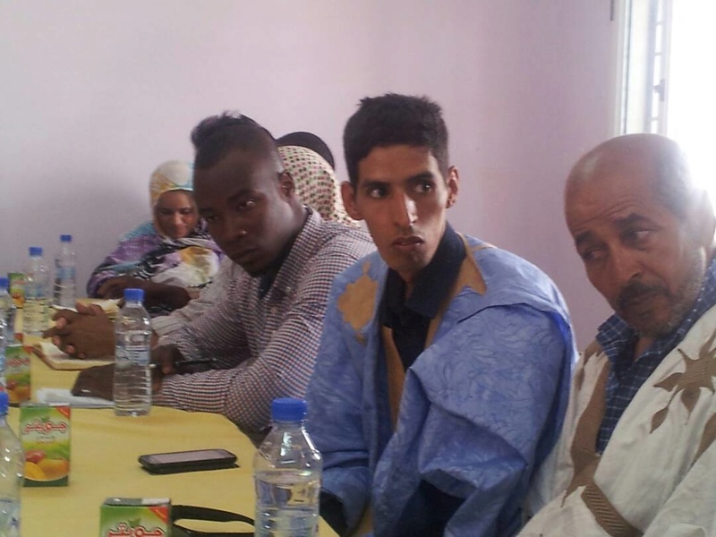 وفد من الاتحاد الوطني لعمال التربية و التكوين الجزائري في زيارة عمل للمخيمات اللاجئين الصحراويين  Img-2014
