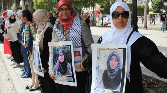 مسيرة نسائية بتونس تضامنا مع الأسيرات الفلسطينيات  Jjh10