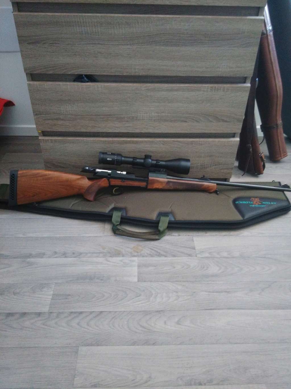 Trombinoscope de vos armes ! - Page 29 Img_2031