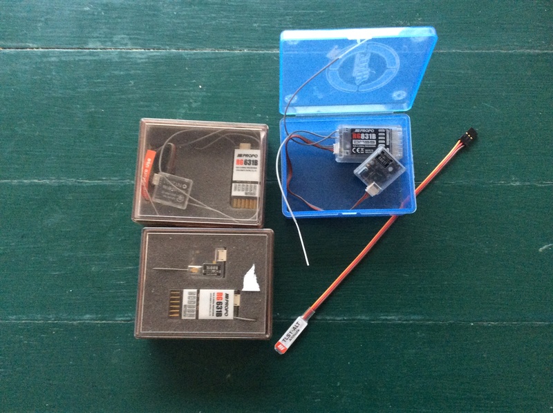 Lot 3 récepteurs JR et une sonde altimetre Img_1112