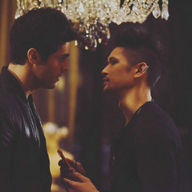 Magnus Bane et Alec Lightwood Img_2040