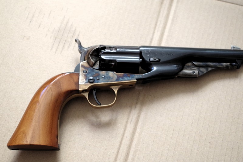 Le petit nouveau.. Colt 1860 sheriff hege-uberti canon orion barillet canellé?!! Imgp2313