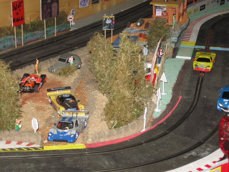 circuit ninco dans l abrit de jardin Img_6410