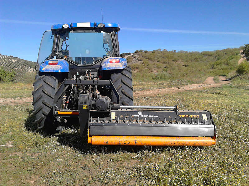 ¿Qué desbrozadora enganchada al tractor es mejor para la hierba? Img_2012
