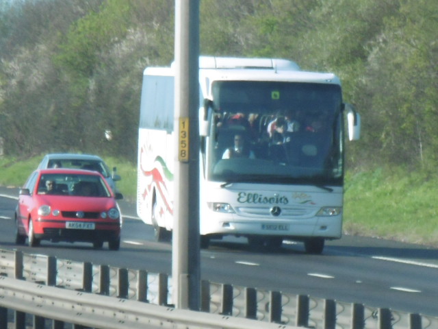 Divers cars et bus anglais (UK) P1130310