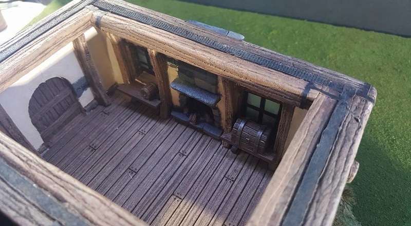 Small Cottage Diorama 15910