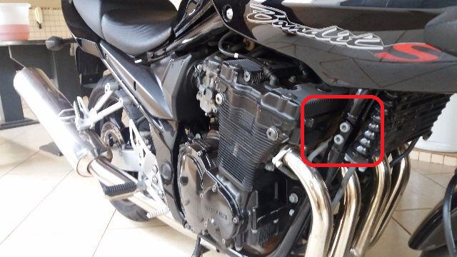 Vibração motor GSX 650F - Página 2 44263110