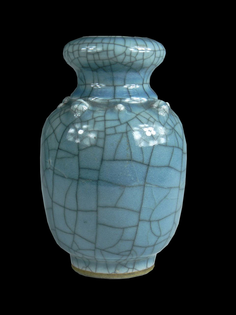 Help Identify a Blue Crackle Glaze Porcelain Vase Asianv10