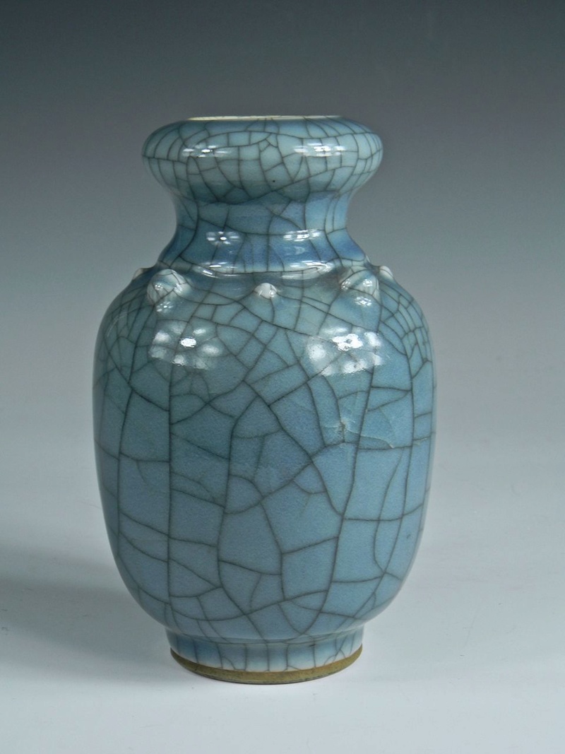 Help Identify a Blue Crackle Glaze Porcelain Vase Asianv11