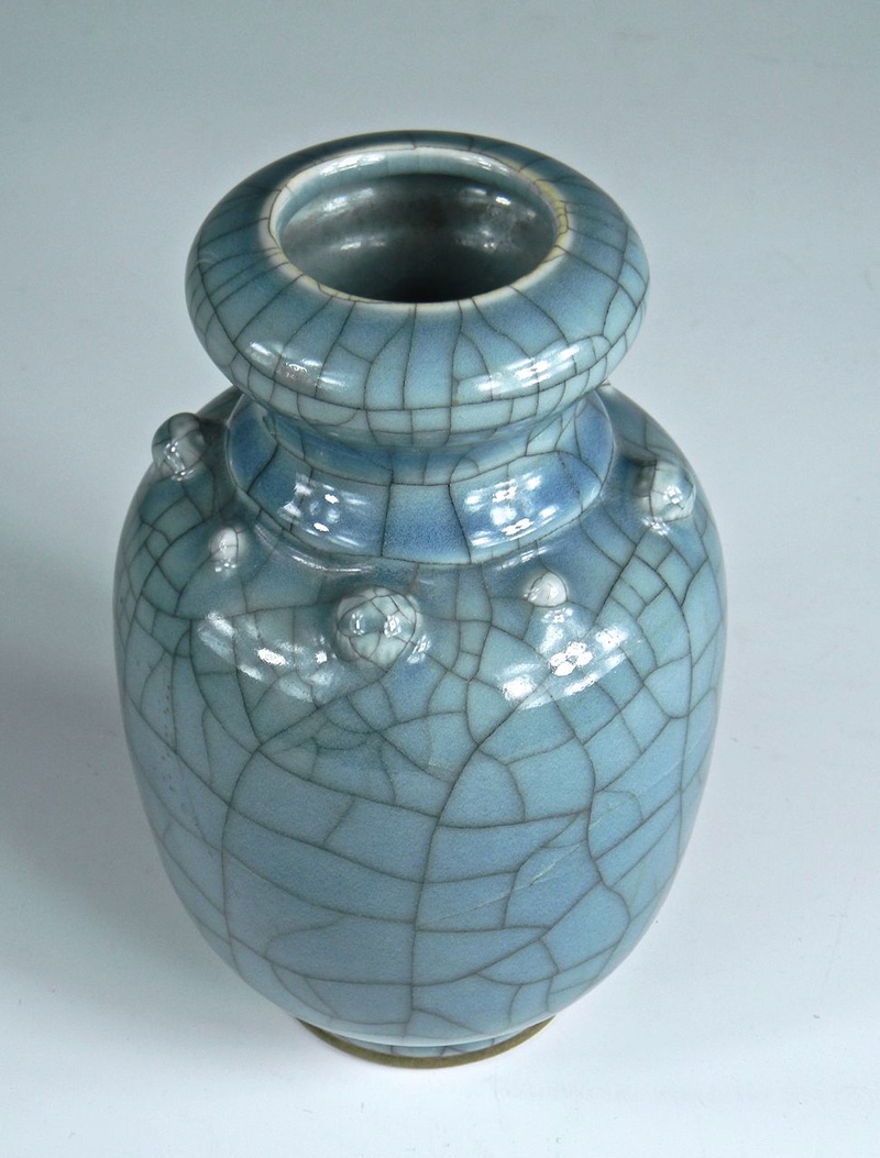 Help Identify a Blue Crackle Glaze Porcelain Vase Asianv12