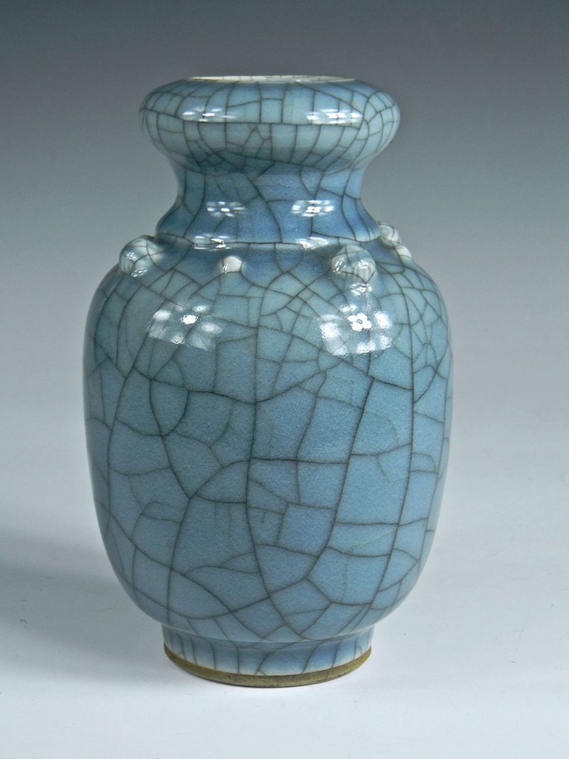 Help Identify a Blue Crackle Glaze Porcelain Vase Asianv13