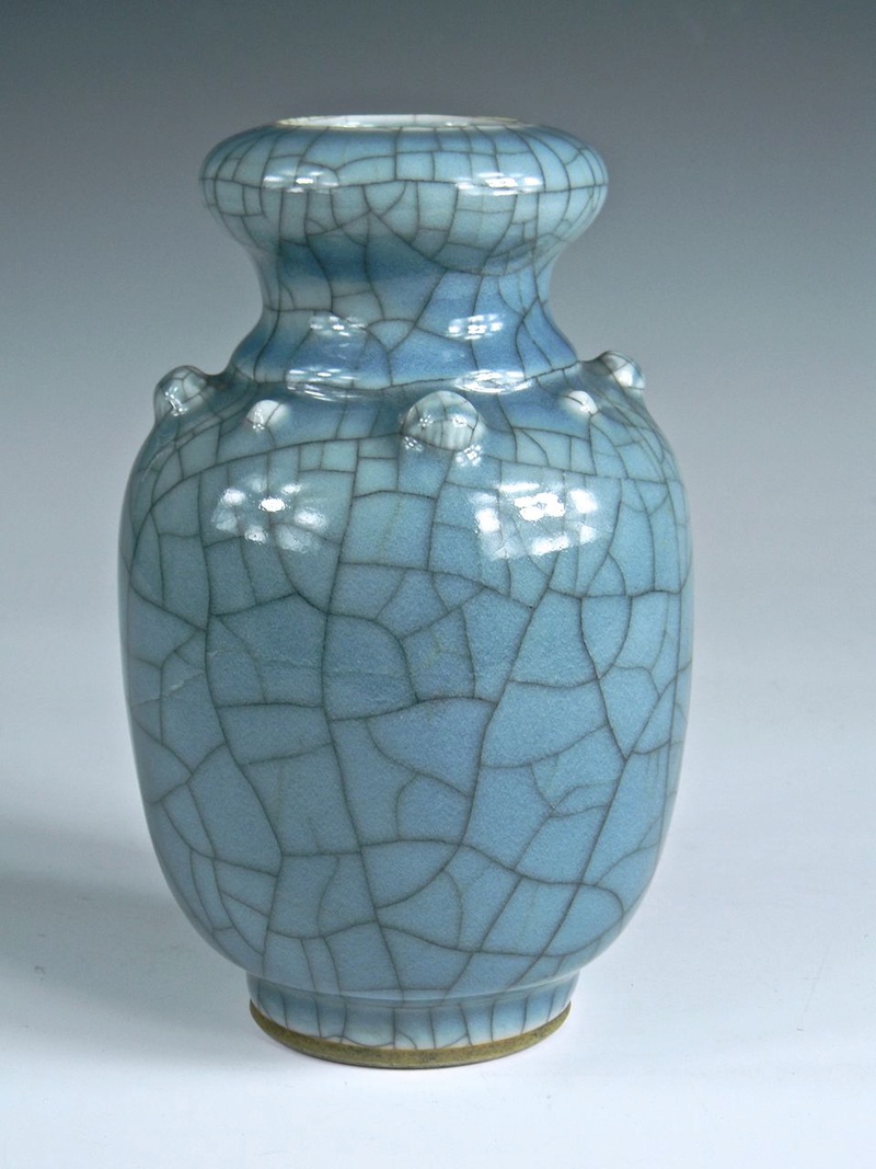 Help Identify a Blue Crackle Glaze Porcelain Vase Asianv15