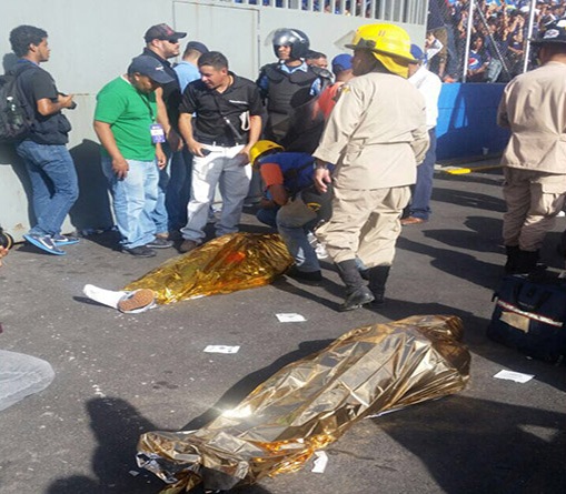 4 muertos y mas de 25 heridos saldo tragico de juego de futbol en Tegucigalpa Muerto10