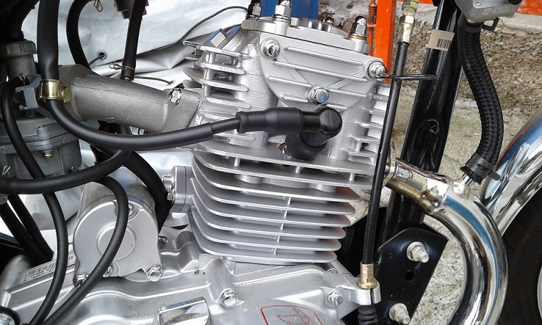 Mash  Fiffty im Test  Details Motor Vergaser Kupplung Motor_11