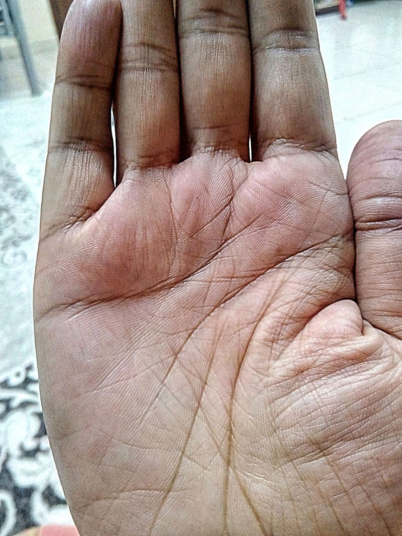 Can someone plz read my palm Beauty11