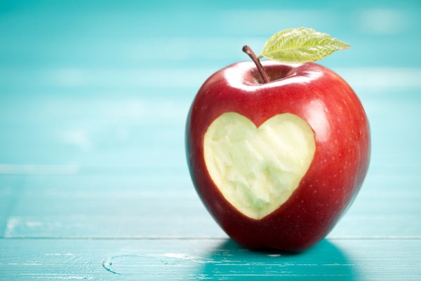تناول تفاحة واحدة في اليوم، وانظر ماذا يحدث لجسمك 48067f13