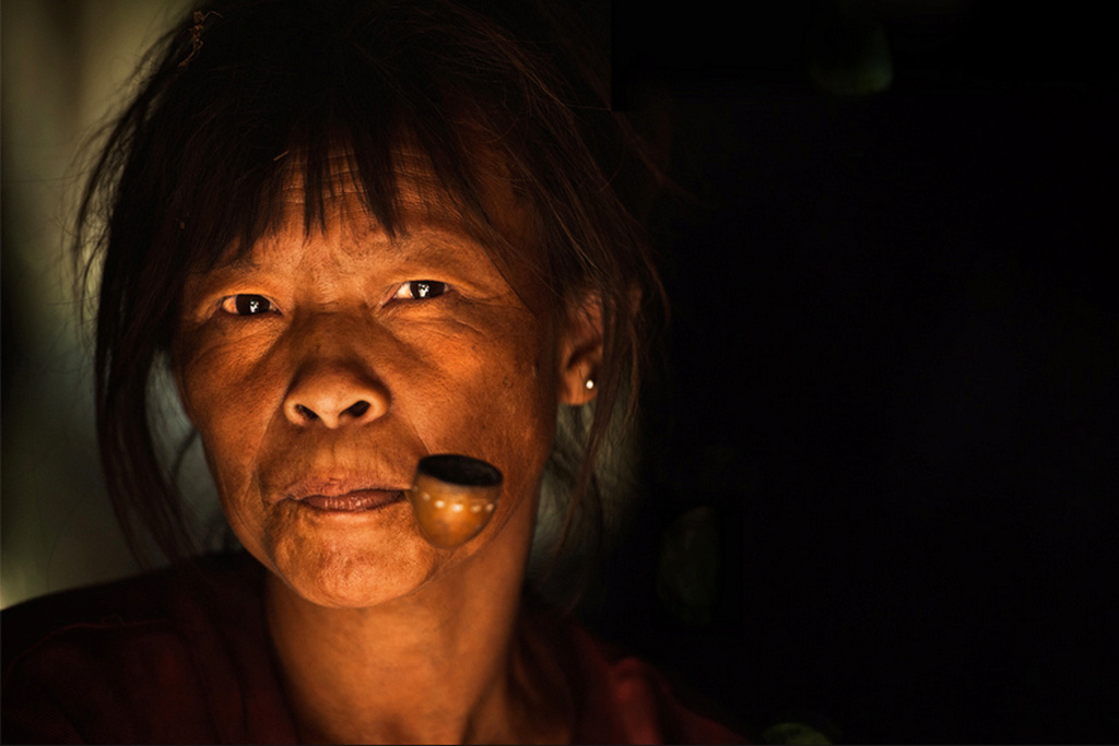 MUJERES FUMANDO EN PIPA H3_ban10