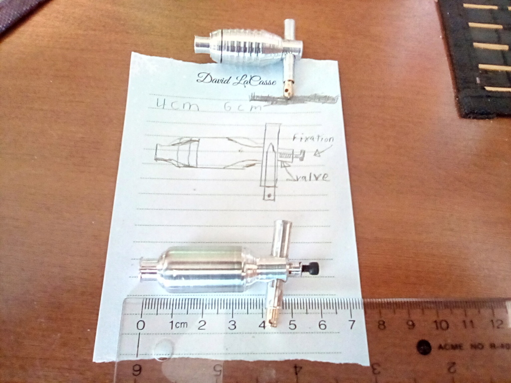 Tuned pipe experiment and difrent custom parts Img_2323