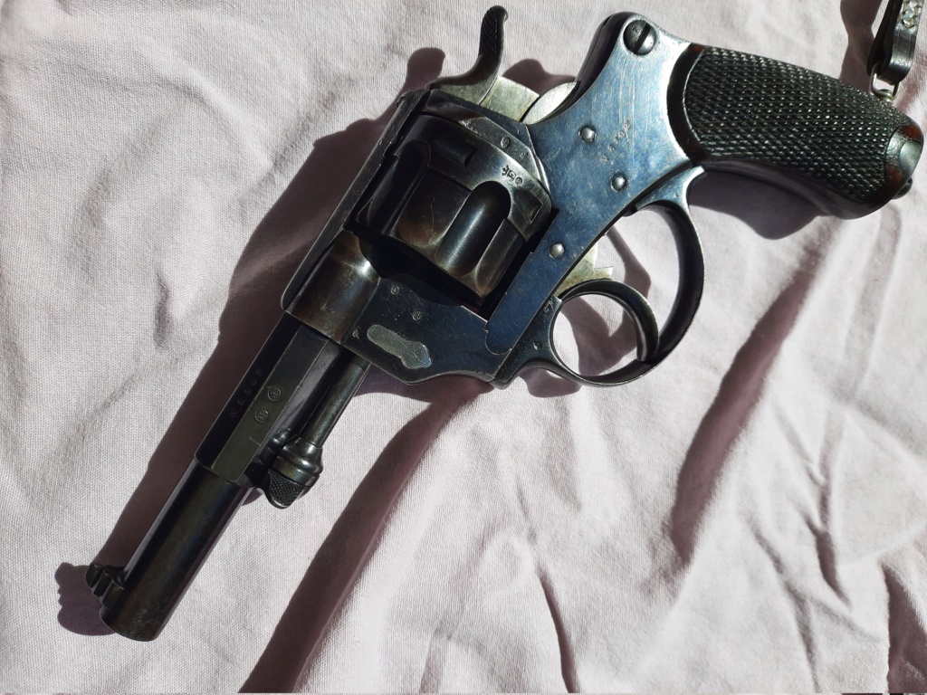 Présentation d'un revolver d'officier Mle 1874 20220183