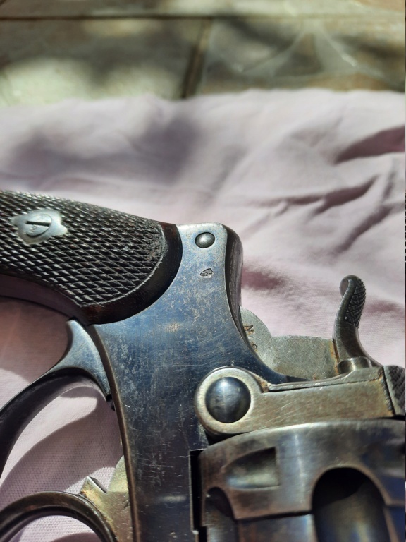 Présentation d'un revolver d'officier Mle 1874 20220184