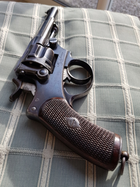 Présentation d'un revolver d'officier Mle 1874 20220526
