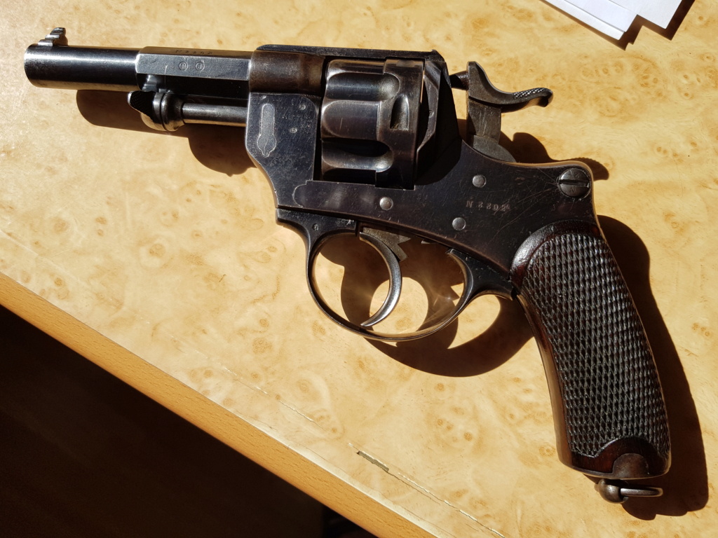 Présentation d'un revolver d'officier Mle 1874 20220552