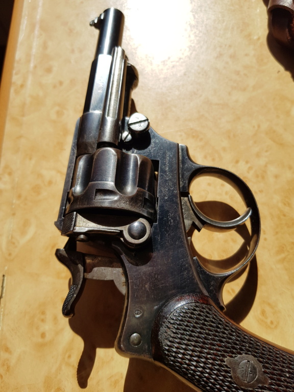 Présentation d'un revolver d'officier Mle 1874 20220553