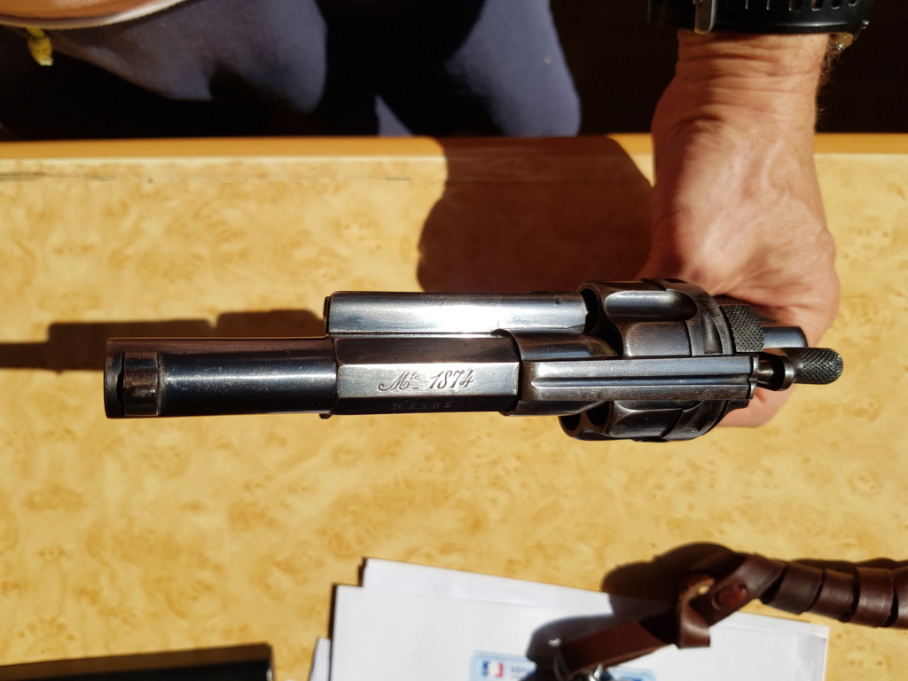 Présentation d'un revolver d'officier Mle 1874 20220554