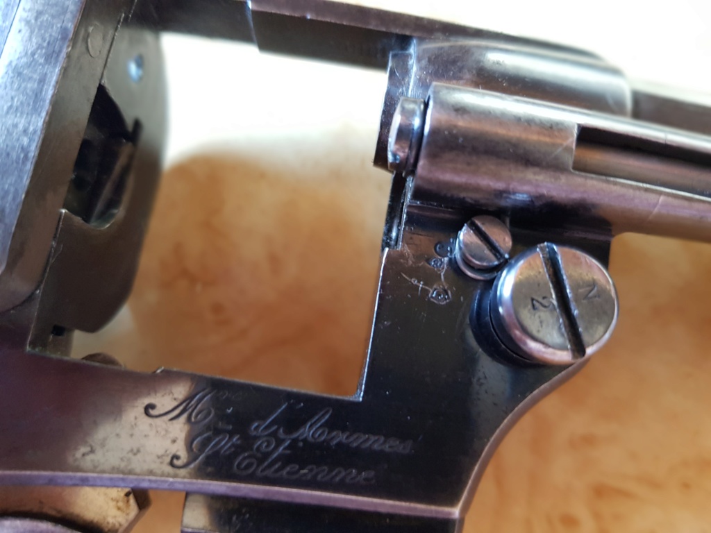 Présentation d'un revolver d'officier Mle 1874 20220578