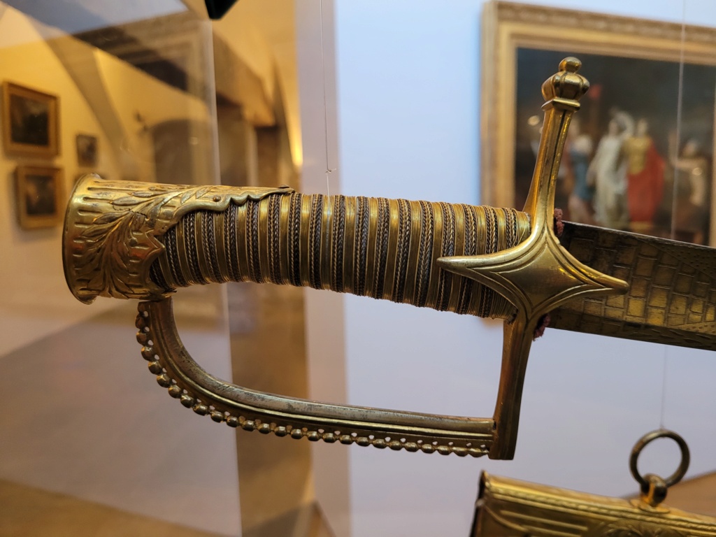 Présentation de 2 sabres exposés au musée de la Révolution à Vizille (38) 20230818