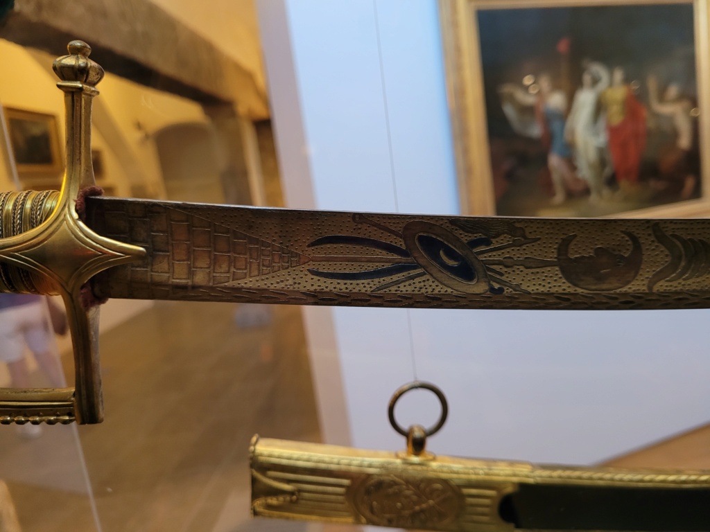 Présentation de 2 sabres exposés au musée de la Révolution à Vizille (38) 20230819