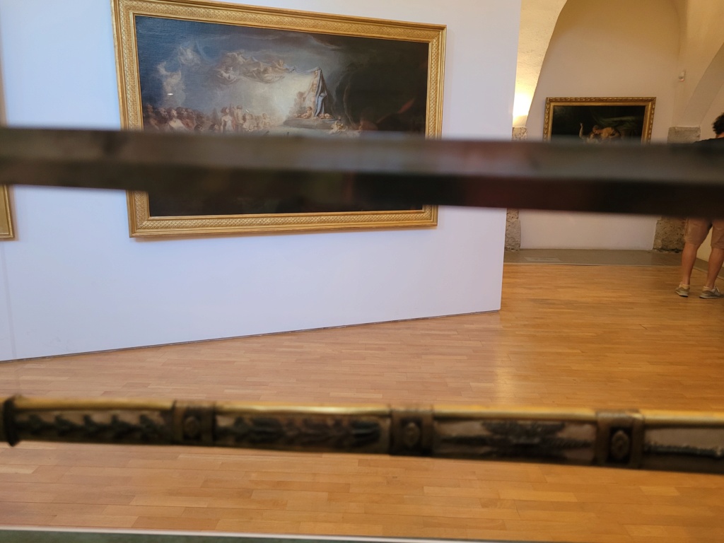 Présentation de 2 sabres exposés au musée de la Révolution à Vizille (38) 20230843