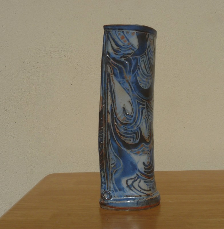 Vase décor bleu Patricia Rayon et Gilbert Alain P1480911