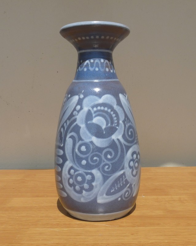 Vase bleu à identifier P1540011