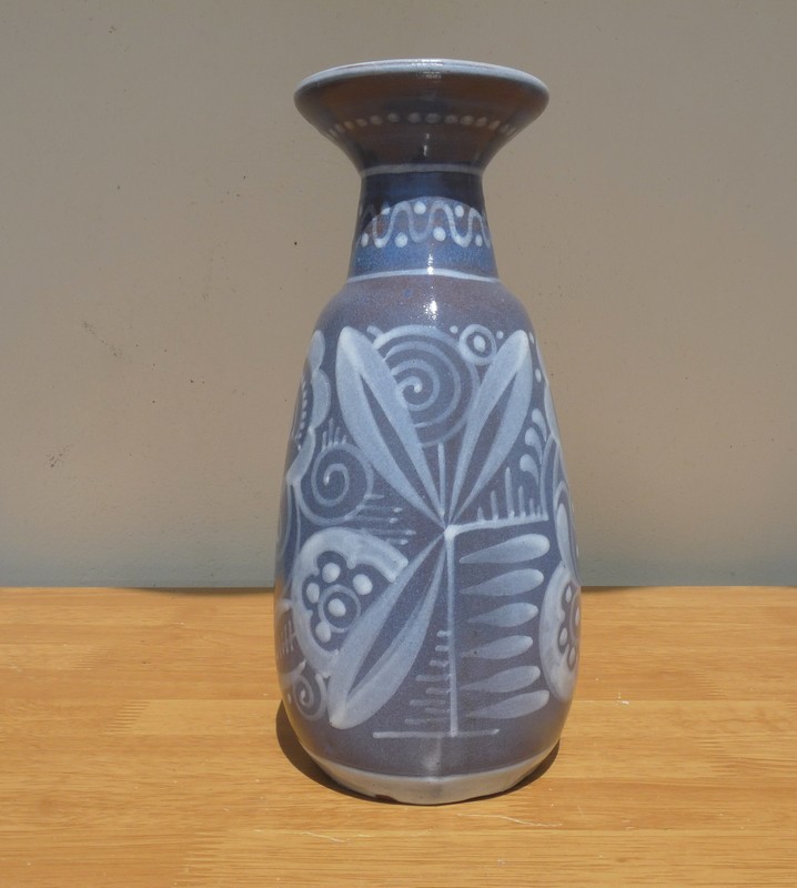 Vase bleu à identifier P1540012