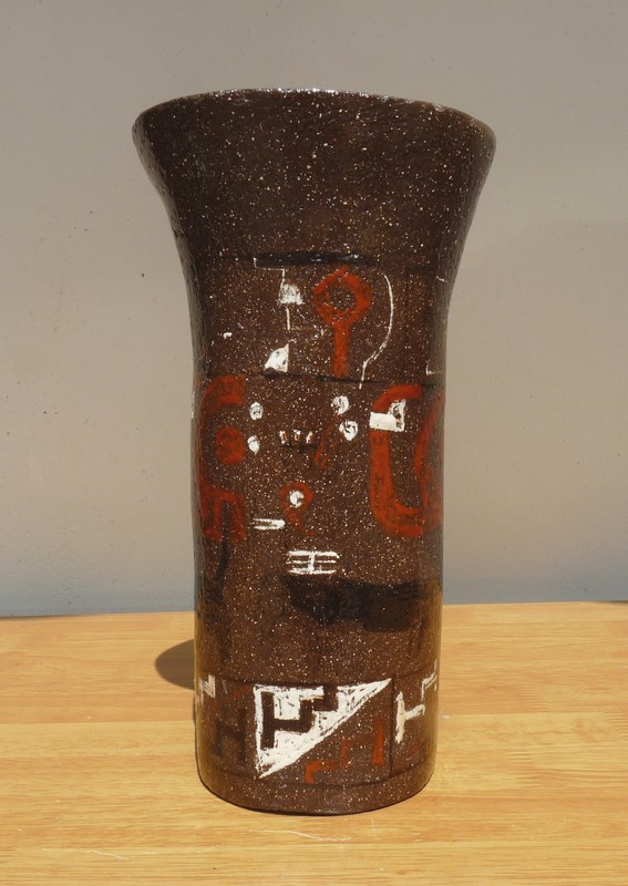 Vase décor moderniste  P1540022