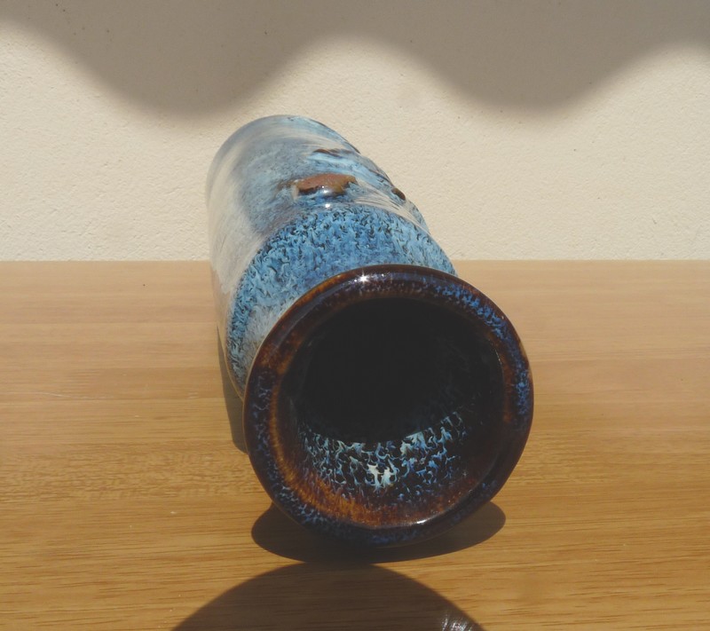 Vase bouteille bleu à identifier P1540035