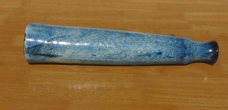 Vase bouteille bleu à identifier P1540037