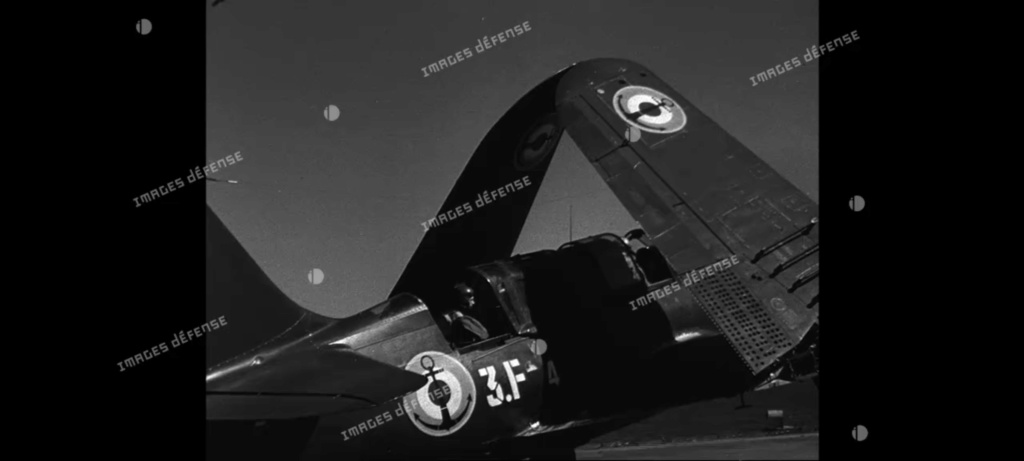 Chance Vought F4U-7 Corsair [Heller 1/48°] de kiki60 Screen29