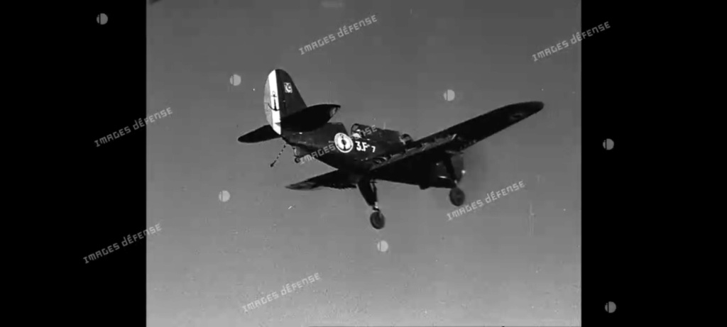 Chance Vought F4U-7 Corsair [Heller 1/48°] de kiki60 Screen30
