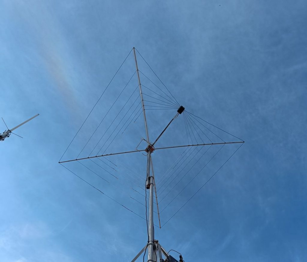 l'antenne en toile d'araignée Awk-co10