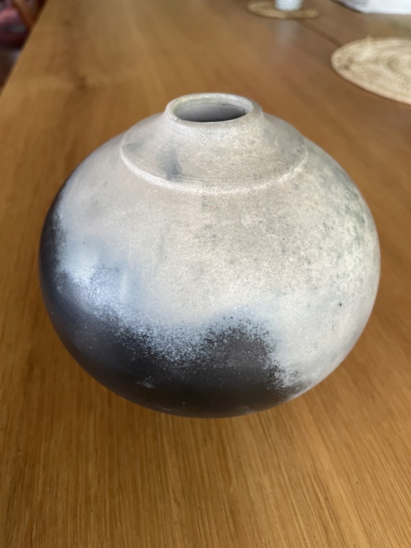 vase - Help to identify potter of this raku (I think) vase Ba54f610